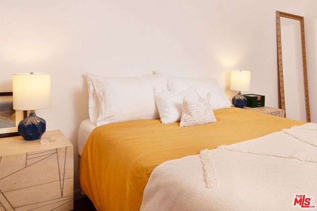 6708 Hillpark Drive 202, Los Angeles, CA 90068