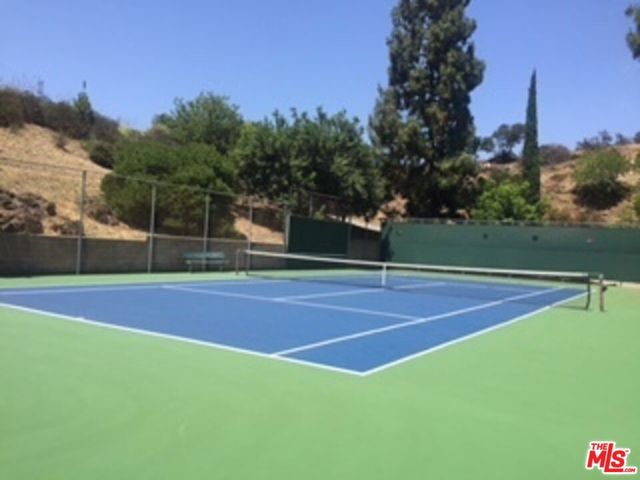 6708 Hillpark Drive 202, Los Angeles, CA 90068