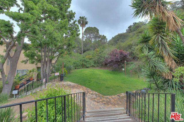 6708 Hillpark Drive 202, Los Angeles, CA 90068