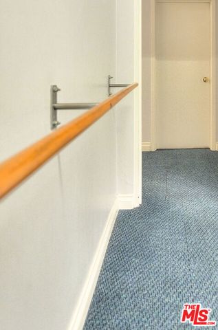 6708 Hillpark Drive 202, Los Angeles, CA 90068