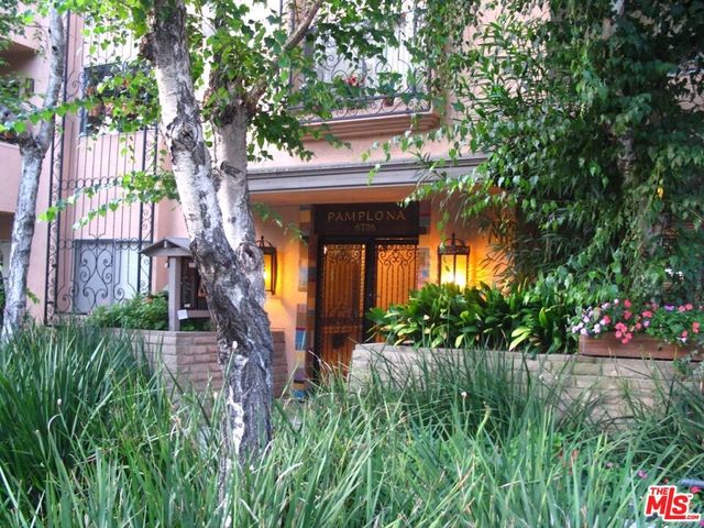 6708 Hillpark Drive 202, Los Angeles, CA 90068