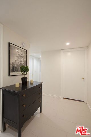 6708 Hillpark Drive 202, Los Angeles, CA 90068