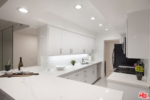 6708 Hillpark Drive 202, Los Angeles, CA 90068