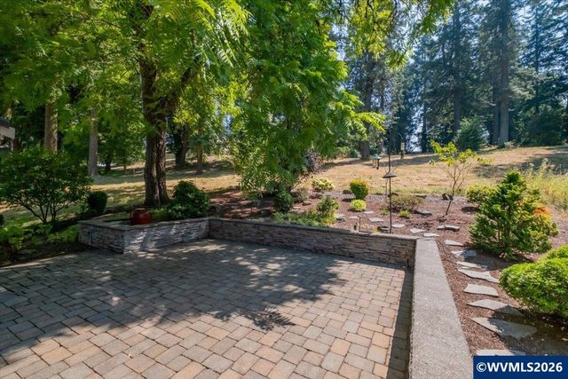 1892 Cousteau Lp SE, Salem, OR 97302