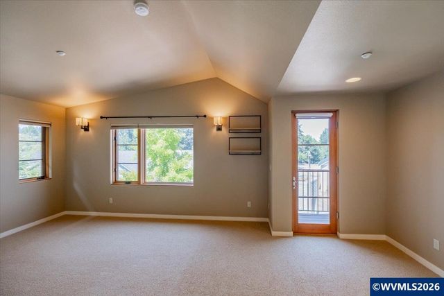 1892 Cousteau Lp SE, Salem, OR 97302
