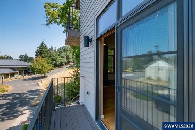 1892 Cousteau Lp SE, Salem, OR 97302