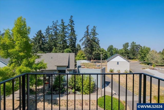 1892 Cousteau Lp SE, Salem, OR 97302