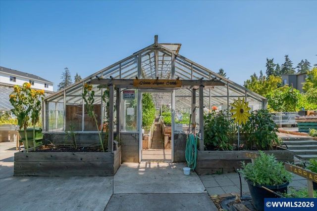 1892 Cousteau Lp SE, Salem, OR 97302