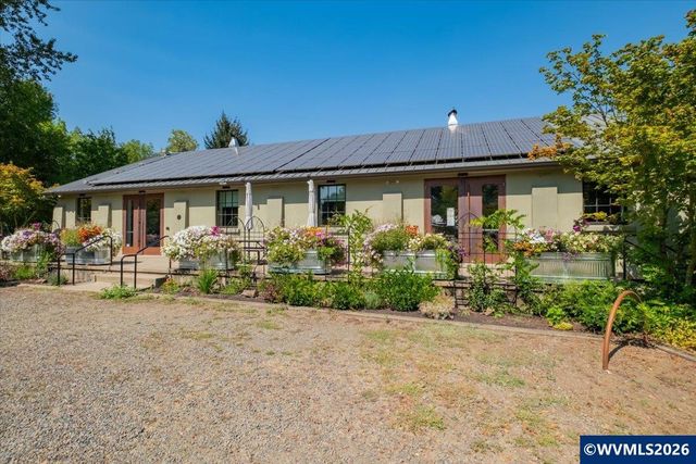 1892 Cousteau Lp SE, Salem, OR 97302