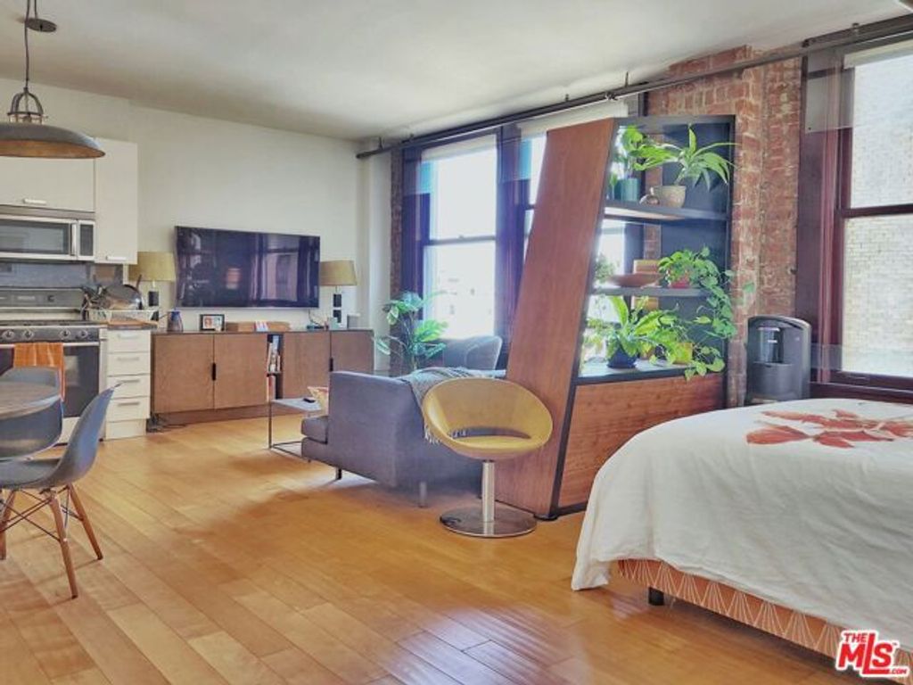 460 S Spring Street 908, Los Angeles, CA 90013