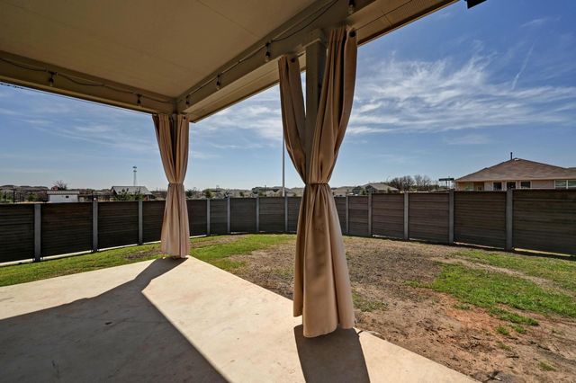 296 Cherry Laurel LN, Kyle, TX 78640