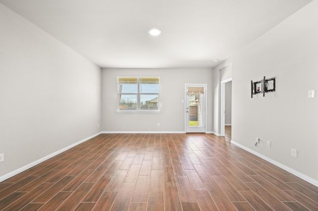 296 Cherry Laurel LN, Kyle, TX 78640