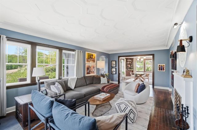 3515 Ravenwood Avenue, Cincinnati, OH 45213