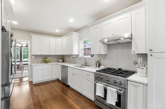 3515 Ravenwood Avenue, Cincinnati, OH 45213