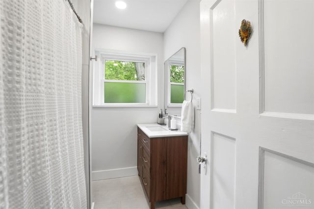 3515 Ravenwood Avenue, Cincinnati, OH 45213