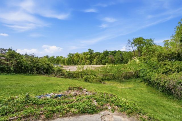 3515 Ravenwood Avenue, Cincinnati, OH 45213