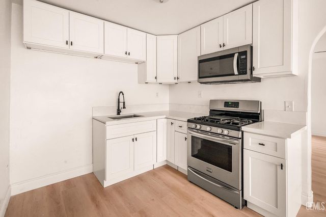 407 4th Street, Bakersfield, CA 93304