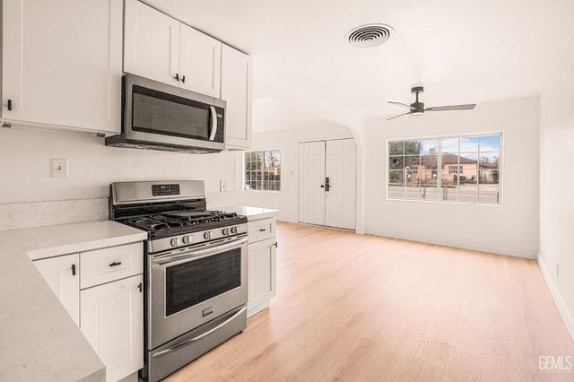 407 4th Street, Bakersfield, CA 93304