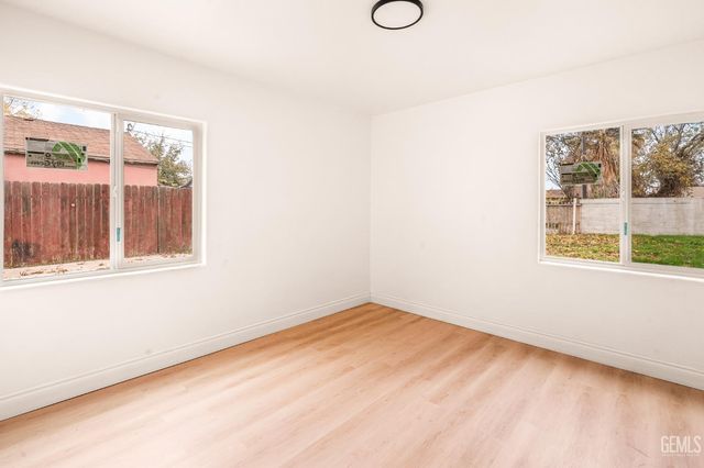 407 4th Street, Bakersfield, CA 93304