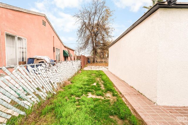 407 4th Street, Bakersfield, CA 93304