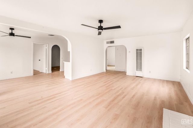 407 4th Street, Bakersfield, CA 93304