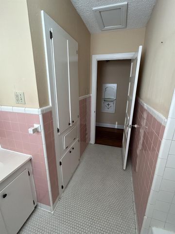 2928 Avenue O 2, Galveston, TX 77550