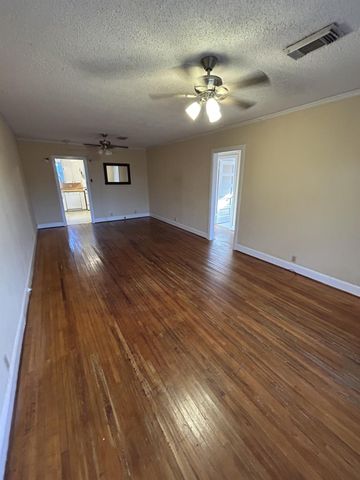 2928 Avenue O 2, Galveston, TX 77550