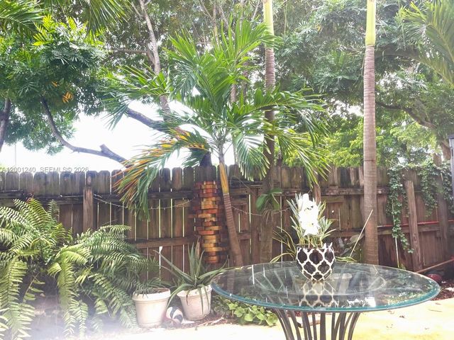 520 NW 109th Ave 602, Miami, FL 33172