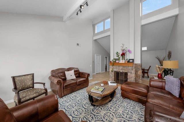 94 Kingston Ct West, Coronado, CA 92118