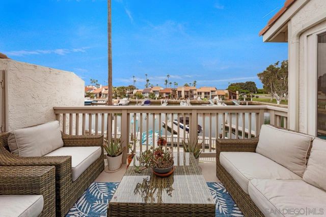 94 Kingston Ct West, Coronado, CA 92118