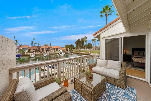 94 Kingston Ct West, Coronado, CA 92118