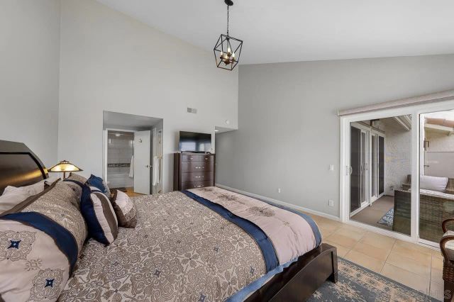 94 Kingston Ct West, Coronado, CA 92118