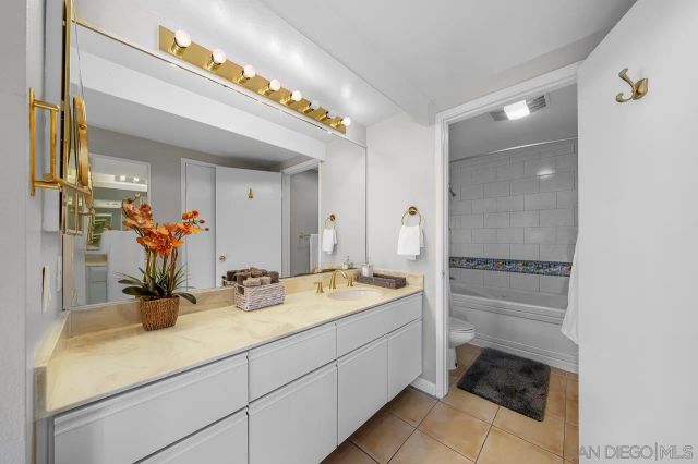 94 Kingston Ct West, Coronado, CA 92118