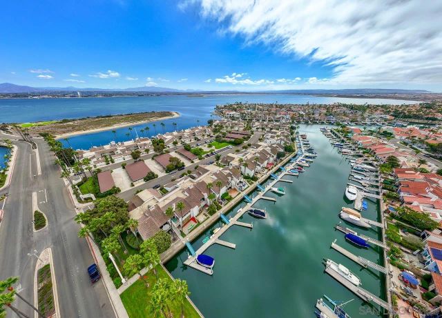 94 Kingston Ct West, Coronado, CA 92118