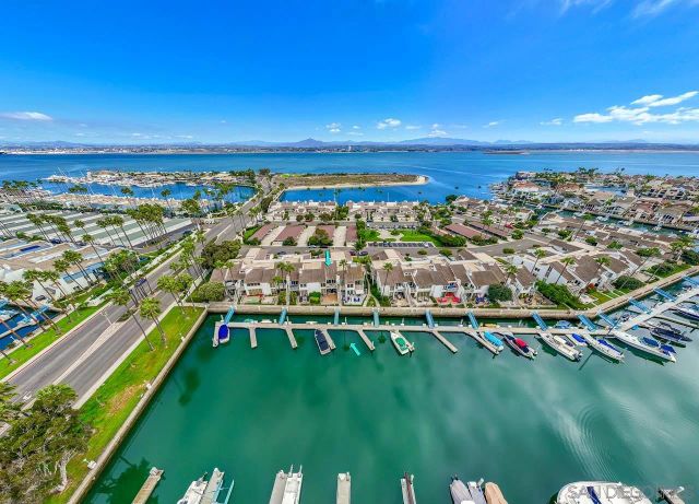 94 Kingston Ct West, Coronado, CA 92118