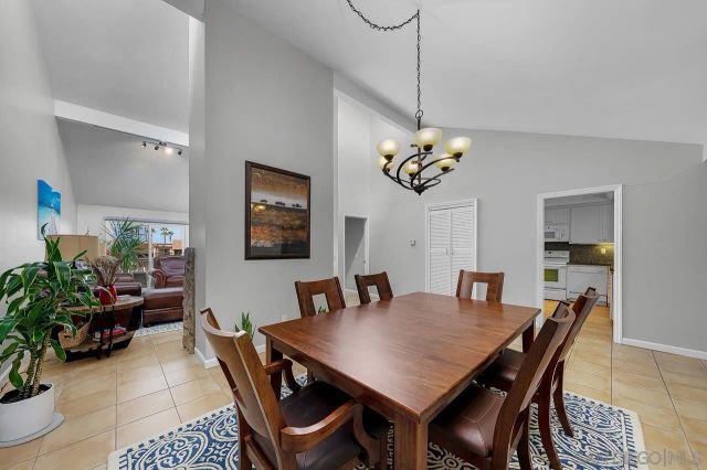 94 Kingston Ct West, Coronado, CA 92118