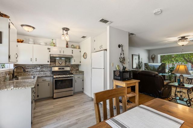 7006 Plumber Way, North Highlands, CA 95660