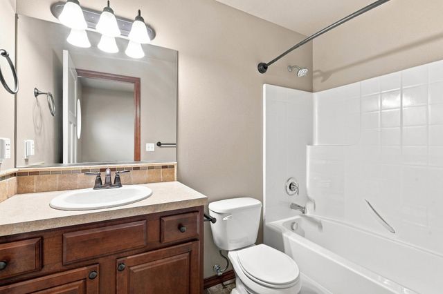 16204 E 10th Ln, Veradale, WA 99037