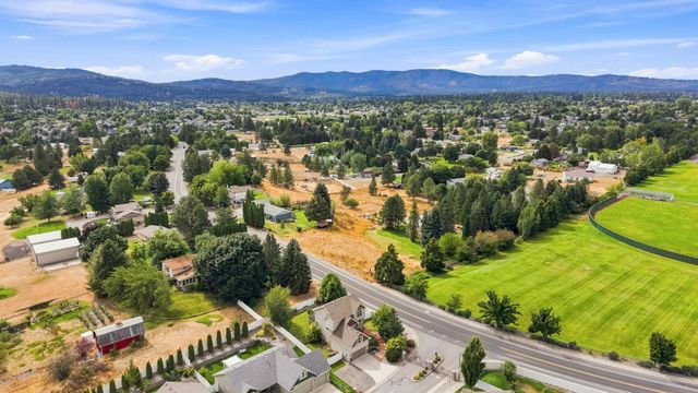 16204 E 10th Ln, Veradale, WA 99037