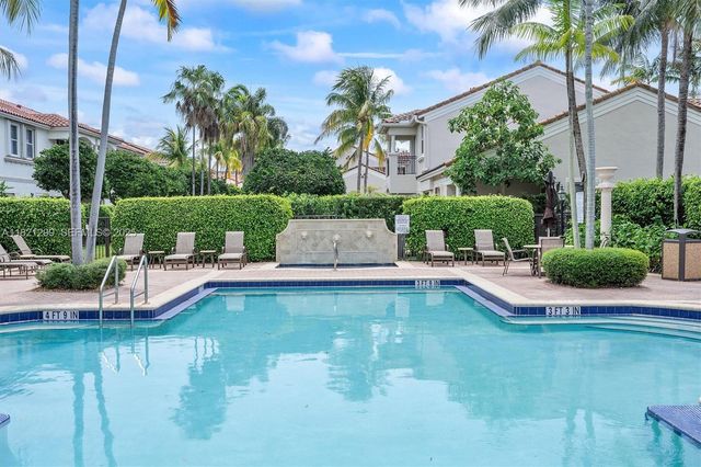 1382 Harbor View W, Hollywood, FL 33019