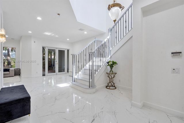 1382 Harbor View W, Hollywood, FL 33019