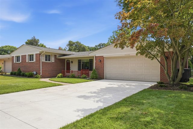 34357 Munger Drive, Livonia, MI 48154