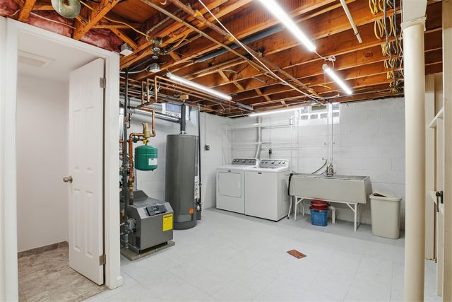 34357 Munger Drive, Livonia, MI 48154