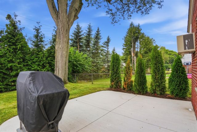34357 Munger Drive, Livonia, MI 48154