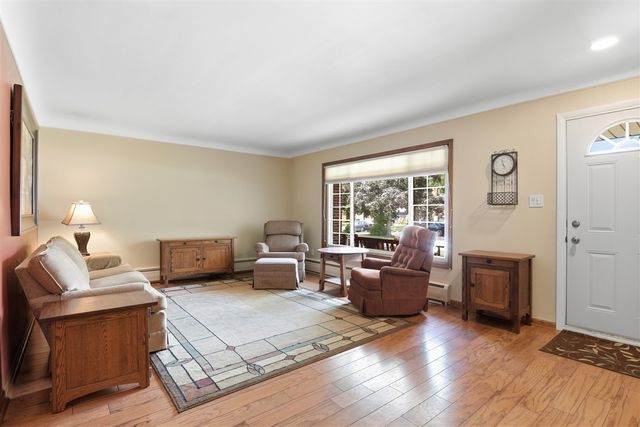 34357 Munger Drive, Livonia, MI 48154
