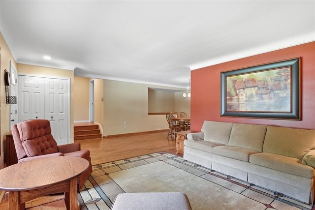 34357 Munger Drive, Livonia, MI 48154