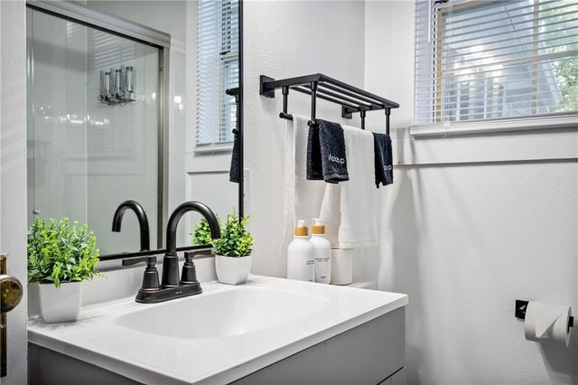 255 Pinehill Drive, Mobile, AL 36606