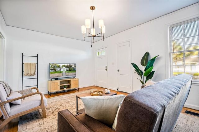 255 Pinehill Drive, Mobile, AL 36606