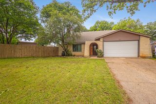 1307 Shady Hollow, Euless, TX 76039