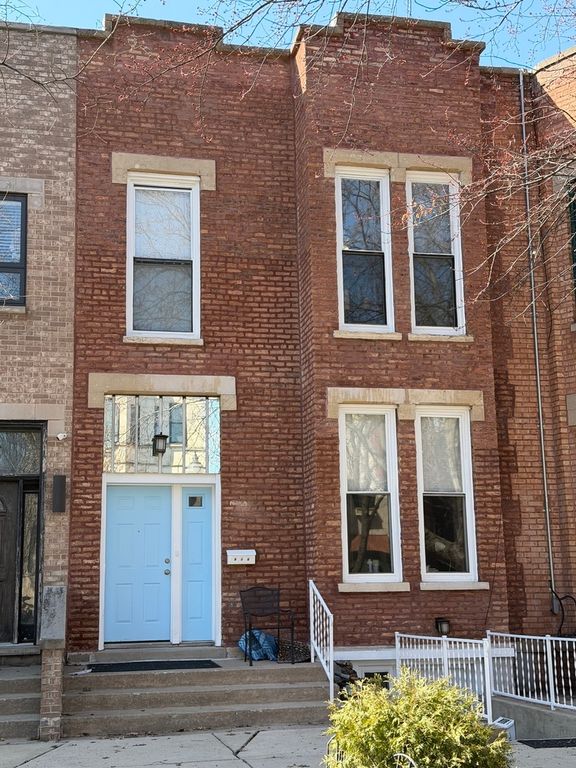 916 S BISHOP Street, Chicago, IL 60607